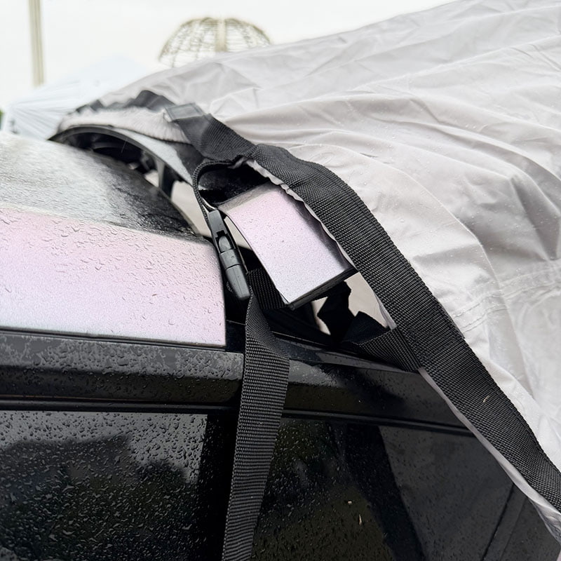 আউটডোর ক্যাম্পিং ডাবল-লেয়ার তাঁবু যা একটি যানবাহনের পিছনে সংযোগ করে